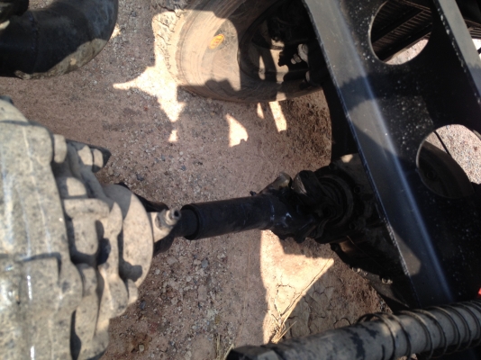 ขึ้นเขาลงห้วยสบายๆ ด้วยระบบขับเคลื่อนแบบ 4X4 มีเพลาหน้าเกียร์ฝากพร้อม ขายค่ะ HINO MEGA เครื่อง HO7C 185 พร้อมเพลาหน้า ยาง 900 ขอบ 20 นิ้ว ดั้มพ์ดิน ขึ้นเขาขึ้นบ่อสบายเลยค่ะ สนใจติดต่อ 085-3034416  091-8790642 081-8789119