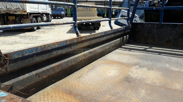 รถบรรทุก 6 ล้อ TOYOTA กระบะข้างเสริม กระบะรั้วเหล็ก รุ่น DYNA