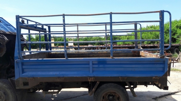 รถบรรทุก 6 ล้อ TOYOTA กระบะข้างเสริม กระบะรั้วเหล็ก รุ่น DYNA