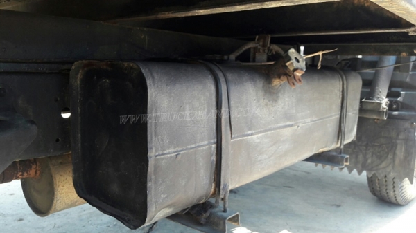 รถบรรทุก 6 ล้อ TOYOTA กระบะข้างเสริม กระบะรั้วเหล็ก รุ่น DYNA