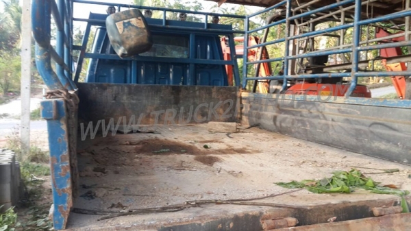 รถบรรทุก 6 ล้อ TOYOTA กระบะข้างเสริม กระบะรั้วเหล็ก รุ่น DYNA