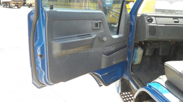 รถบรรทุก 6 ล้อ TOYOTA กระบะข้างเสริม กระบะรั้วเหล็ก รุ่น DYNA