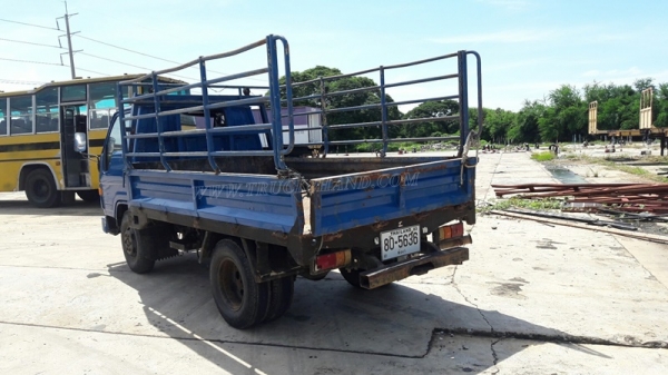 รถบรรทุก 6 ล้อ TOYOTA กระบะข้างเสริม กระบะรั้วเหล็ก รุ่น DYNA