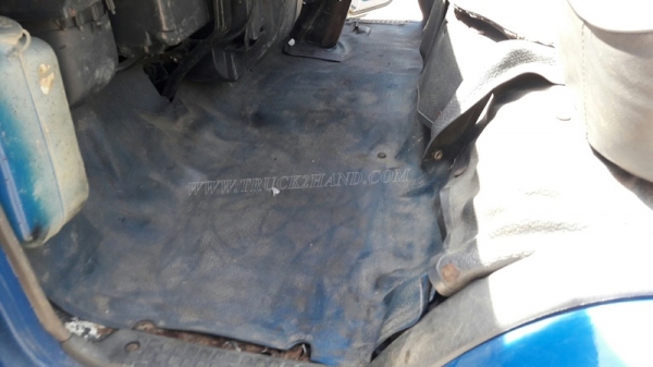 รถบรรทุก 6 ล้อ TOYOTA กระบะข้างเสริม กระบะรั้วเหล็ก รุ่น DYNA