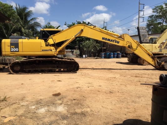 Pc200-7. รถปี 2010 ทำงาน 8000ชม รถแห้งทั้งคัน เอวแน่น. มีเล่มพร้อม