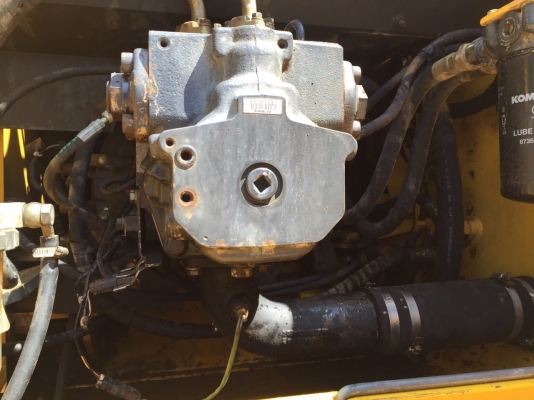 Pc200-7. รถปี 2010 ทำงาน 8000ชม รถแห้งทั้งคัน เอวแน่น. มีเล่มพร้อม