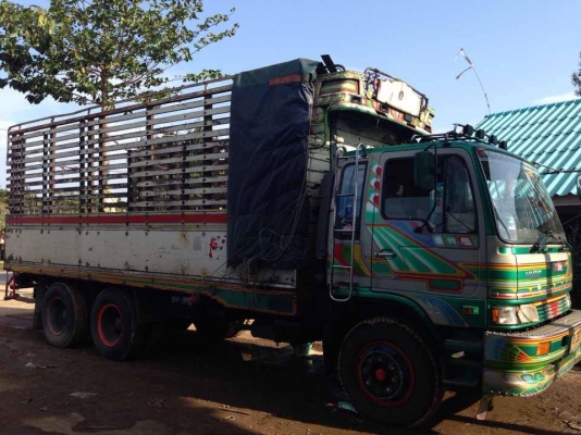 ขาย10ล้อ1เพลา HINO 3H เครื่อง195แรง HO7D เครื่องดี แคชซีสวย สภาพพร้อมใช้งาน เอกสารพร้อมโอน ราคา670,000 จัดไฟแนนซ์ได้ เงื่อนไขง่ายๆวันเดียวรับรถ สนใจโทร 090-8588220คุณนะ 093-3258446คุณบิวตี้ ID:narong498 หรือ www.truck.in.th/498 หรือfb:ณรงค์ ซื้อขายรถมือสอ