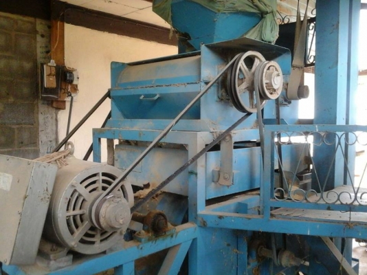 ขายโรงสีข้าวสองหิน หิน24ของตระกูลไชยพานิช ใช้ไฟบ้านธรรมดา ใช้ได ระบบดี ราคาถูก พร้อมใช้งาน สนใจโทร 090-8588220คุณนะ 093-3258446 บิวตี้  ID:narong498 หรือ www.truck.in.th/498 หรือfb:ณรงค์ ซื้อขายรถมือสอง (เว็บไซต์ส่วนตัว)