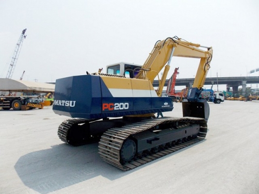 ขายรถขุด KOMATSU PC200LC-5 นำเข้ามือ 2 จากญี่ปุ่น ขายรถขุด KOMATSU PC200LC-5 นำเข้ามือ 2 จากญี่ปุ่น