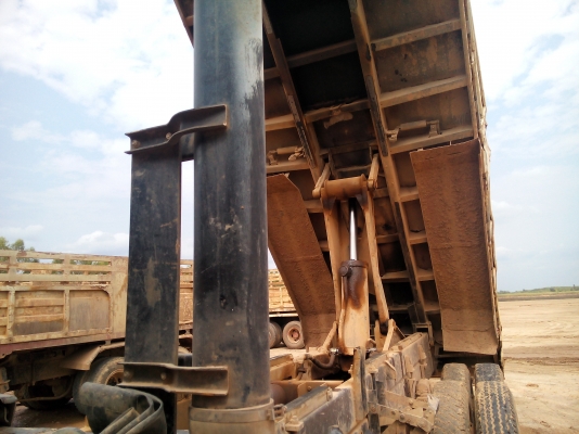 ขายสิบล้อ MITSUBISHI FN527 TD 4xxx รถใช้งานปกติครับ ดั้มไม่ค่อยสวย คัชชีสวย ยางพอใช้ เอกสารเล่มทะเบียนพร้อมโอน