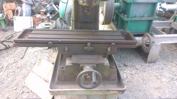 Sell> ขายมิลลิ่งตั้งโต๊ะ ฐานเหล็กหล่อ คอแน่น มอเตอร์ไฟบ้าน 220 V.