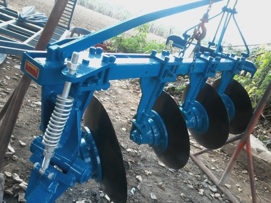 ขายผาน4CMTตัวใหม่กระทู้ยาวลูกปืนใหญ่ใบเต็มเจ้าของเดิมใช้งานน้อย