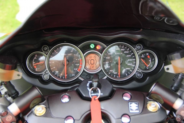 ขาย หรือ แลก Hayabusa ปี 08 อินวอย สรรพสามิตร ท่อสูตร แต่งทั้้งคัน