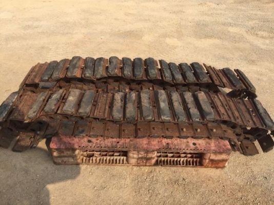 ขายแทรคเหล็ก ใช้กับ รถขุด KOBELCO SK030 นำเข้าจากญี่ปุ่น ติดต่อ 081-2990958/089-8368497 (เจ้าของขายเอง)