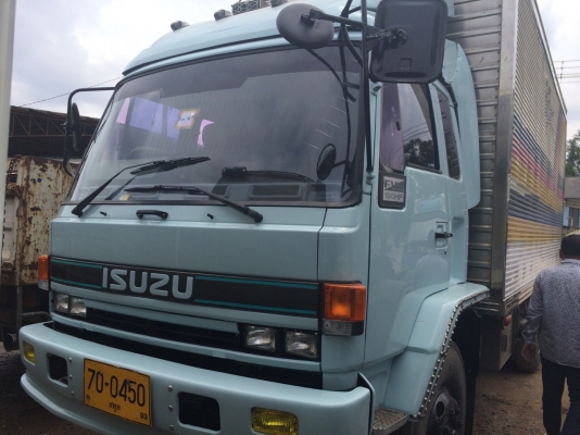 10ล้อตู้เปียก195แรงISUZU FVM32M R-นางฟ้าหัวเก๋งเก็บงานใหม่  หัวบาง สภาพดีพร้อมใช้ คัสซีสวย เครื่องเดิมแน่น..