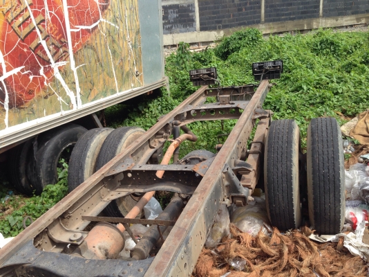 ขายรถ 6 ล้อ อีซูซุ NPR เครื่อง 120 แรง ฝาขาว ปี 2540