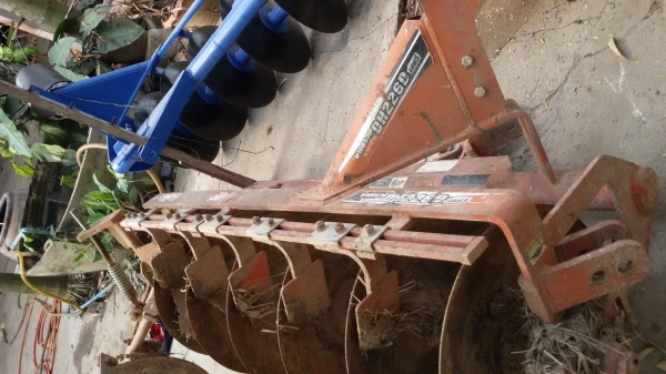 ขายผาน6ตราช้างสภาพยังไม้ได้ร้างราคา28000บาทสนใจโทร0813655997อำพร พาเจริญ