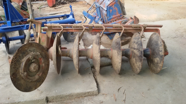 ขายผาน6ตราช้างสภาพยังไม้ได้ร้างราคา28000บาทสนใจโทร0813655997อำพร พาเจริญ