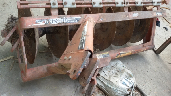 ขายผาน6ตราช้างสภาพยังไม้ได้ร้างราคา28000บาทสนใจโทร0813655997อำพร พาเจริญ