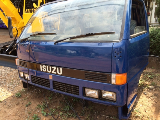 ขายหัวเก๋ง อีซูซุ NPR 115 หัวยกลง สภาพดี ทำสีแล้ว อุปกรณ์ครบ