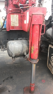 ขายเครนUNIC 5ตัน4ปลอก พร้อมใช้งานยังไม่ได้แกะออกจากรถครับมาทดสอบดูก่อนครับ ขาย 350000 บาท