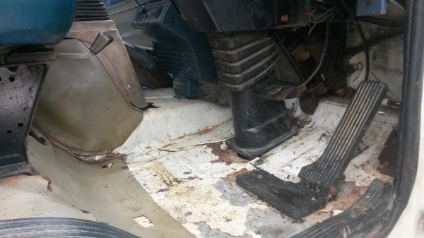 ขายรถอีซูซุ6ล้อใหญ่FTR 6BD165 แซสซีใหญ่ตลอดเส้น เครื่องดีแซสซีสวยหัวสวยครับ กระบะหลังยาว5.50 ม. ยาง9X20 พร้อมใช้งาน ขาย 380000 ไม่รวมเครนครับ หากเอาเครนด้วย 650000 บาท เครนอย่างเดียว 350000 บาท