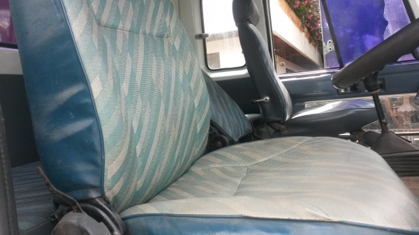 ขายรถอีซูซุ6ล้อใหญ่FTR 6BD165 แซสซีใหญ่ตลอดเส้น เครื่องดีแซสซีสวยหัวสวยครับ กระบะหลังยาว5.50 ม. ยาง9X20 พร้อมใช้งาน ขาย 380000 ไม่รวมเครนครับ หากเอาเครนด้วย 650000 บาท เครนอย่างเดียว 350000 บาท