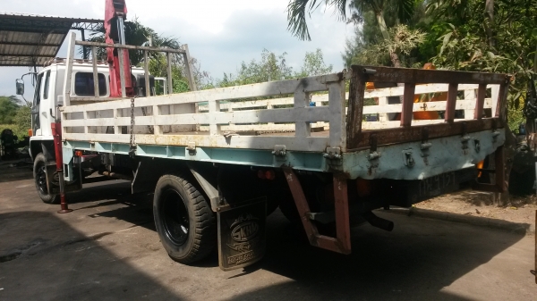 ขายรถอีซูซุ6ล้อใหญ่FTR 6BD165 แซสซีใหญ่ตลอดเส้น เครื่องดีแซสซีสวยหัวสวยครับ กระบะหลังยาว5.50 ม. ยาง9X20 พร้อมใช้งาน ขาย 380000 ไม่รวมเครนครับ หากเอาเครนด้วย 650000 บาท เครนอย่างเดียว 350000 บาท