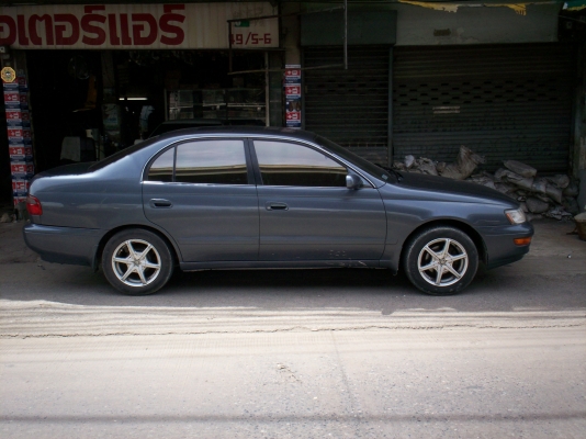 รถโตโยต้า โคโรน่า ปี99 สีเทา เกียร์ออโต้ ST190 กระจกพับไฟฟ้า ประกอบนอก เดิมเป็นรถสถานฑูต  สภาพสวย เครื่อง4S-FE  1800 CC. ไม่เคยชนหนัก ติดแก๊สLPG มัลติวาล์ว ระบบไฟฟ้าทั้งคัน ไม่จมน้ำ ไม่ใช่แท๊กซี่เก่า  รถอยู่แถวดอนเมืองครับ   0890671028