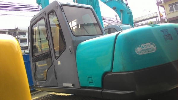 ขายด่วน KOBELCO SK100-5 ซุปเปอร์  หัวเหลี่ยม   แทรค 50  เก่า ญี่ปุน  สภาพสวยมากๆๆ   ใช้งานน้อย  เครื่องดี  ปั๊มดี  เอวแน่น  ไฟฟ้าครบ  พร้อมใช้งาน  โทร ดวงนภา  089-3818694