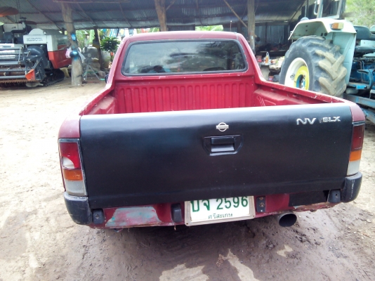 นิสสันNVถูก