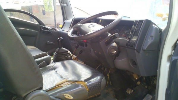 ขายหกล้อดั้มกะบะ3เมตรราคาเบาสภาพพร้อมใช้