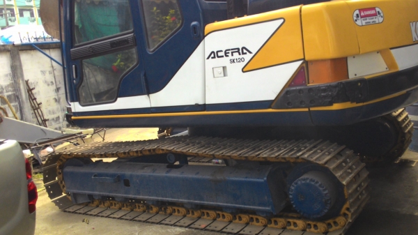 ขายด่วน รถขุด KOBELCO SK120-3 แทรค 50  เก่า ใน  ชั่วโมงการทำงานน้อยมากๆๆ   สภาพสวย    โทร 089-3818694 ดวงนภา  เตียวตระกูล