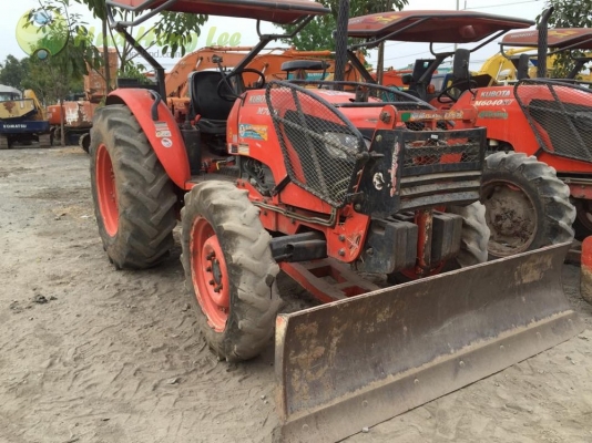 รถไถคูโบต้า M7040 พร้อมใช้ สามารถ ผ่อนได้