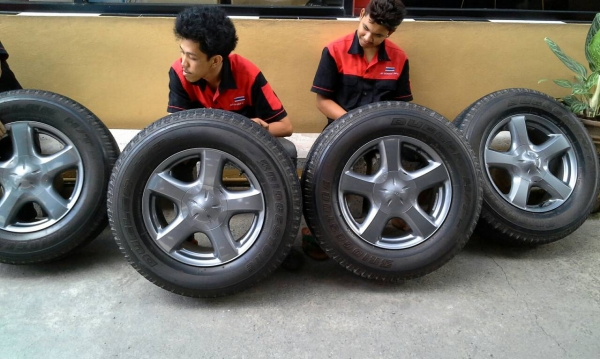 แม๊ก ALL NEW  V CROSS ขอบ 17 พร้อมยาง TEL.081-427-3941