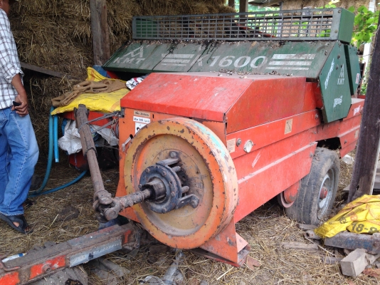 ขายเครื่องอัดฟาง กมล อินดัสทรี่