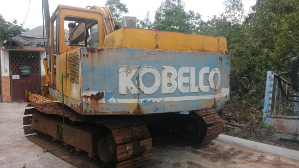 ขายครับรถแมคโครKOBELCO PC200 เครื่องมิตรซู6D14 แน่นๆปั๊มใหญ่ไม่มีโหลดมาลองขับดูได้ครับ ทุกอย่างใช้ได้หมดยกเว้นแฟรมผุมากต้องซ่อมหรือเปลี่ยนแฟรมครับหรือใครมีจะขายบอกมาครับจะไปซื้อใส่ ขอแยกขายครับ ตัวเดิน 50000 เครื่อง+ปั๊ม 125000 อาม+บุ๊งกี๋ 60000 โครง+เต๋ง