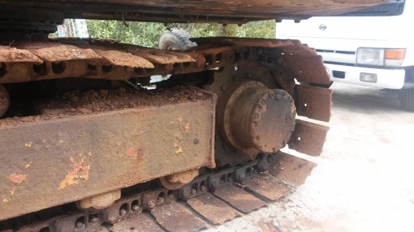 ขายครับรถแมคโครKOBELCO PC200 เครื่องมิตรซู6D14 แน่นๆปั๊มใหญ่ไม่มีโหลดมาลองขับดูได้ครับ ทุกอย่างใช้ได้หมดยกเว้นแฟรมผุมากต้องซ่อมหรือเปลี่ยนแฟรมครับหรือใครมีจะขายบอกมาครับจะไปซื้อใส่ ขอแยกขายครับ ตัวเดิน 50000 เครื่อง+ปั๊ม 125000 อาม+บุ๊งกี๋ 60000 โครง+เต๋ง