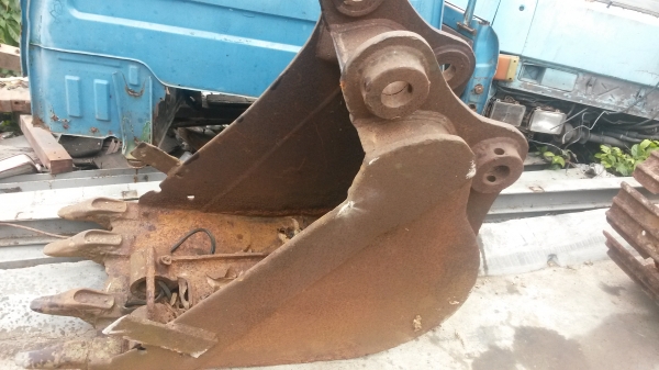 ขายครับรถแมคโครKOBELCO PC200 เครื่องมิตรซู6D14 แน่นๆปั๊มใหญ่ไม่มีโหลดมาลองขับดูได้ครับ ทุกอย่างใช้ได้หมดยกเว้นแฟรมผุมากต้องซ่อมหรือเปลี่ยนแฟรมครับหรือใครมีจะขายบอกมาครับจะไปซื้อใส่ ขอแยกขายครับ ตัวเดิน 50000 เครื่อง+ปั๊ม 125000 อาม+บุ๊งกี๋ 60000 โครง+เต๋ง