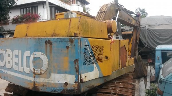 ขายครับรถแมคโครKOBELCO PC200 เครื่องมิตรซู6D14 แน่นๆปั๊มใหญ่ไม่มีโหลดมาลองขับดูได้ครับ ทุกอย่างใช้ได้หมดยกเว้นแฟรมผุมากต้องซ่อมหรือเปลี่ยนแฟรมครับหรือใครมีจะขายบอกมาครับจะไปซื้อใส่ ขอแยกขายครับ ตัวเดิน 50000 เครื่อง+ปั๊ม 125000 อาม+บุ๊งกี๋ 60000 โครง+เต๋ง