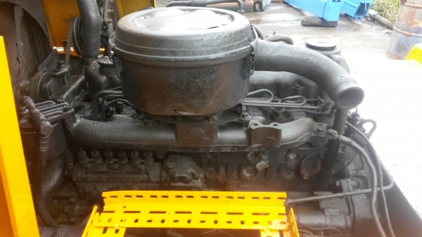 ขายรถโฟ๊คลิ๊ฟโคมัสสุดีเซล6สูบ ยกได้4ตัน พร้อมใช้งานครับทำสีใหม่รถสวยครับ ยกสูง3.30 ม. ขาย 130000 บาท