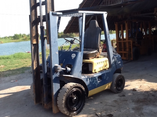 รถยกโตโยต้า2.5ตันเครื่องดีเซลเก่าญี่ปุ่น