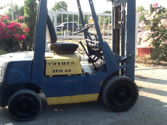 รถยกโตโยต้า2.5ตันเครื่องดีเซลเก่าญี่ปุ่น