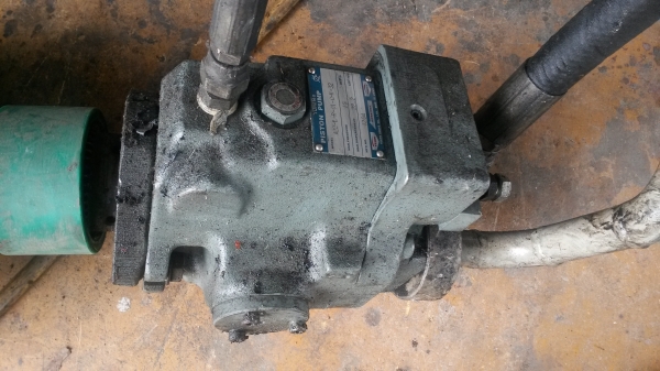 ขายมอเตอร์10 แรงมิตรซูบิชิ3สาย พร้อมปั๊มไฮโดลิคตัวใหญ่ สภาพสวยมากครับมี 6 ชุด ขายชุดล่ะ 18000 บาท