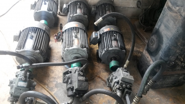 ขายมอเตอร์10 แรงมิตรซูบิชิ3สาย พร้อมปั๊มไฮโดลิคตัวใหญ่ สภาพสวยมากครับมี 6 ชุด ขายชุดล่ะ 18000 บาท