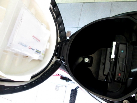 wave 110 i สีแดงดำ โฉมใหม่ รถใหม่ๆมาแล้ว รถดือน กันยายน ปี 57 ไมล์ 1 พันโล  แถม 3 รายการ 31900