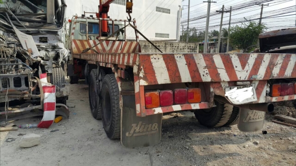 ขาย10ล้อประกอบเพลาเดียวยาว8.2เมตรเครน5ตัน ขาย10ล้อประกอบเพลาเดียวยาว8.2เมตรเครน5ตัน