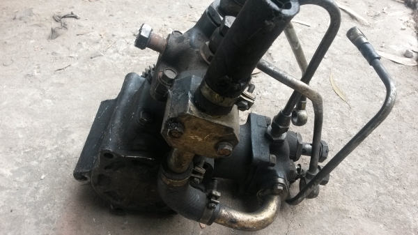 ขายปั๊มลมเครื่องฮีโน่ไม่รู้รุ่นไหนแต่ตัวใหญ่มาก สภาพดีมากดูดแรงมากครับ ขาย 18000 บาท