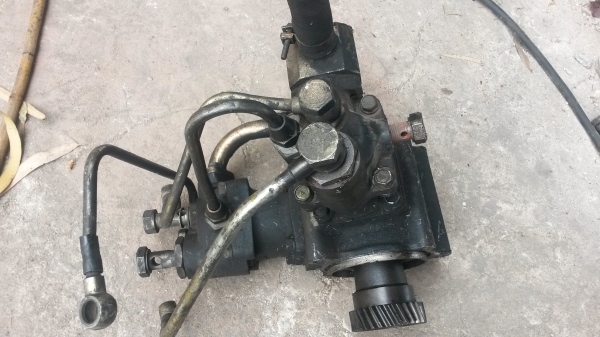 ขายปั๊มลมเครื่องฮีโน่ไม่รู้รุ่นไหนแต่ตัวใหญ่มาก สภาพดีมากดูดแรงมากครับ ขาย 18000 บาท