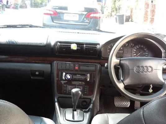 รถยนต์ ออดี้A4 เกียร์ออโต้ ติดแก๊สหัวฉีด